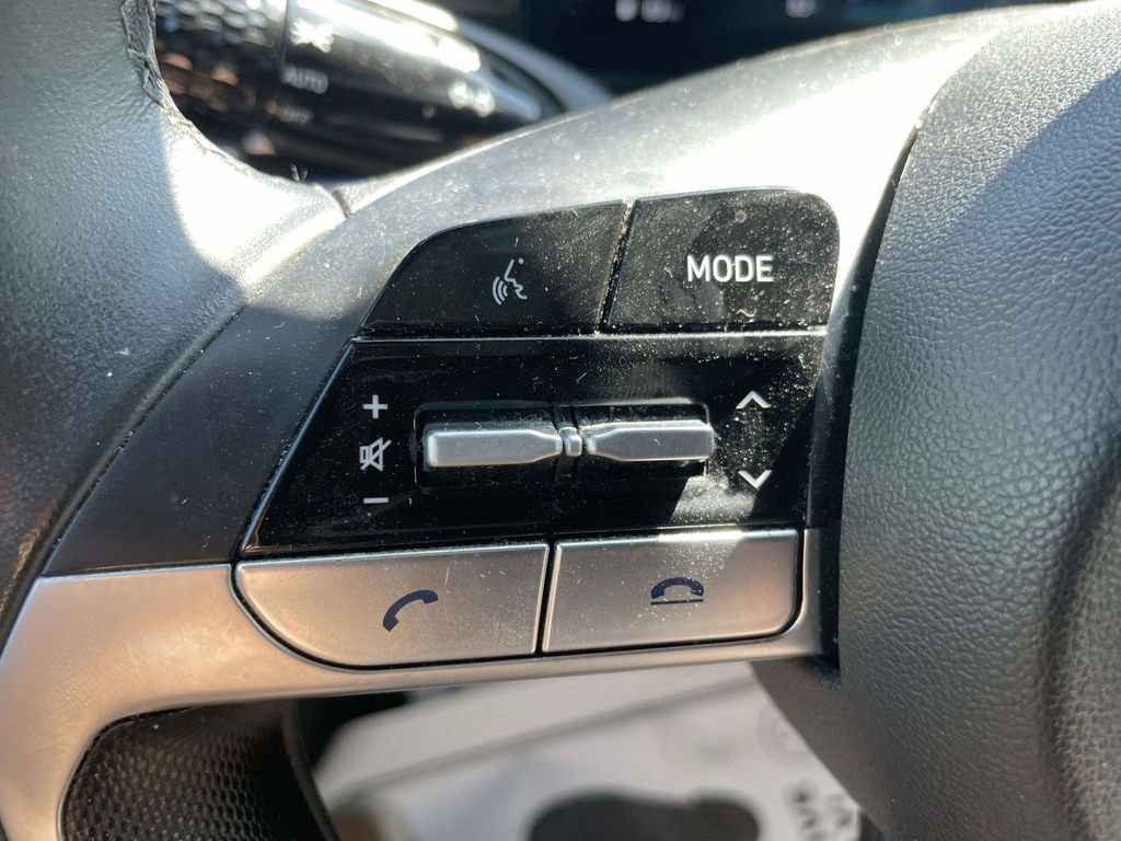 Used 2023 Hyundai Elantra Limited FWD image 27