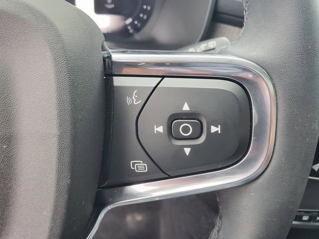 Certified 2023 Volvo XC40 B5 Plus w/ Driver Assist Package AWD/4WD image 19