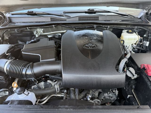 Used 2022 Toyota Tacoma TRD Off-Road image 33