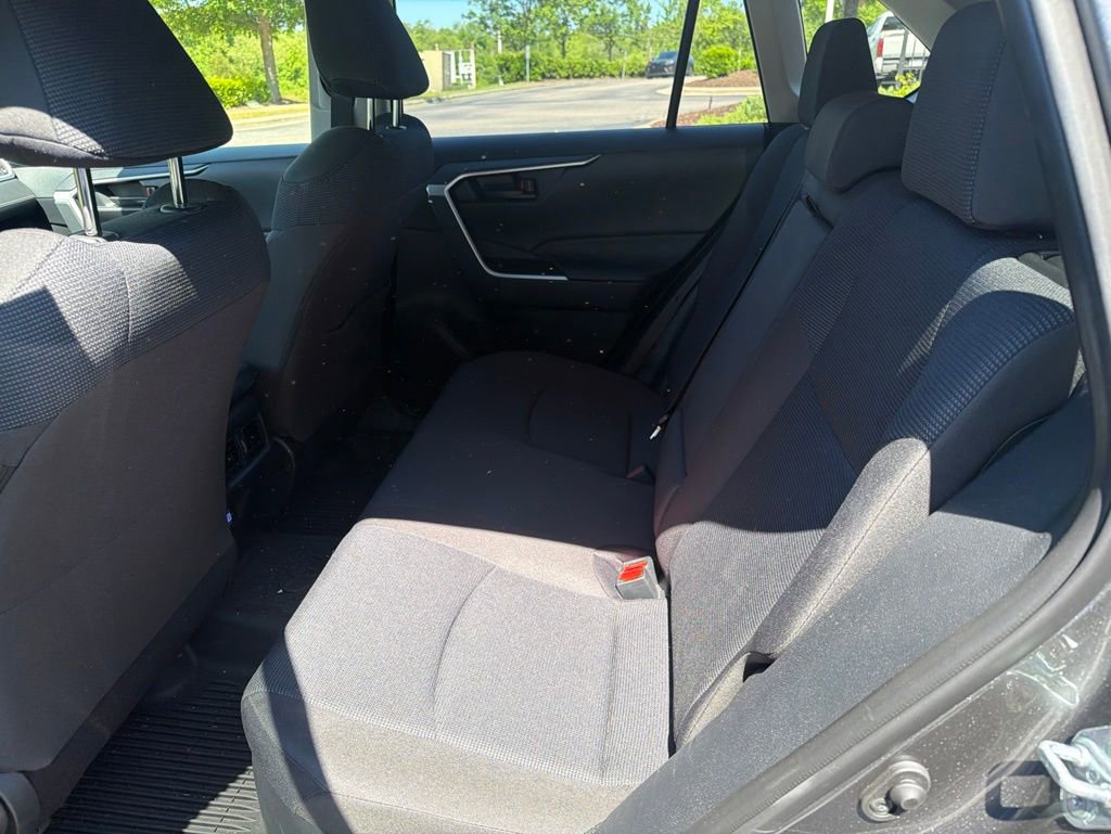 Used 2025 Toyota RAV4 LE AWD/4WD image 8