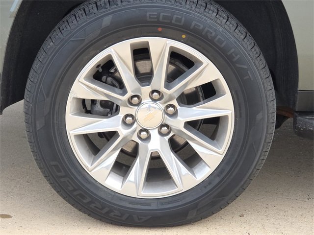 Used 2023 Chevrolet Suburban Premier image 16