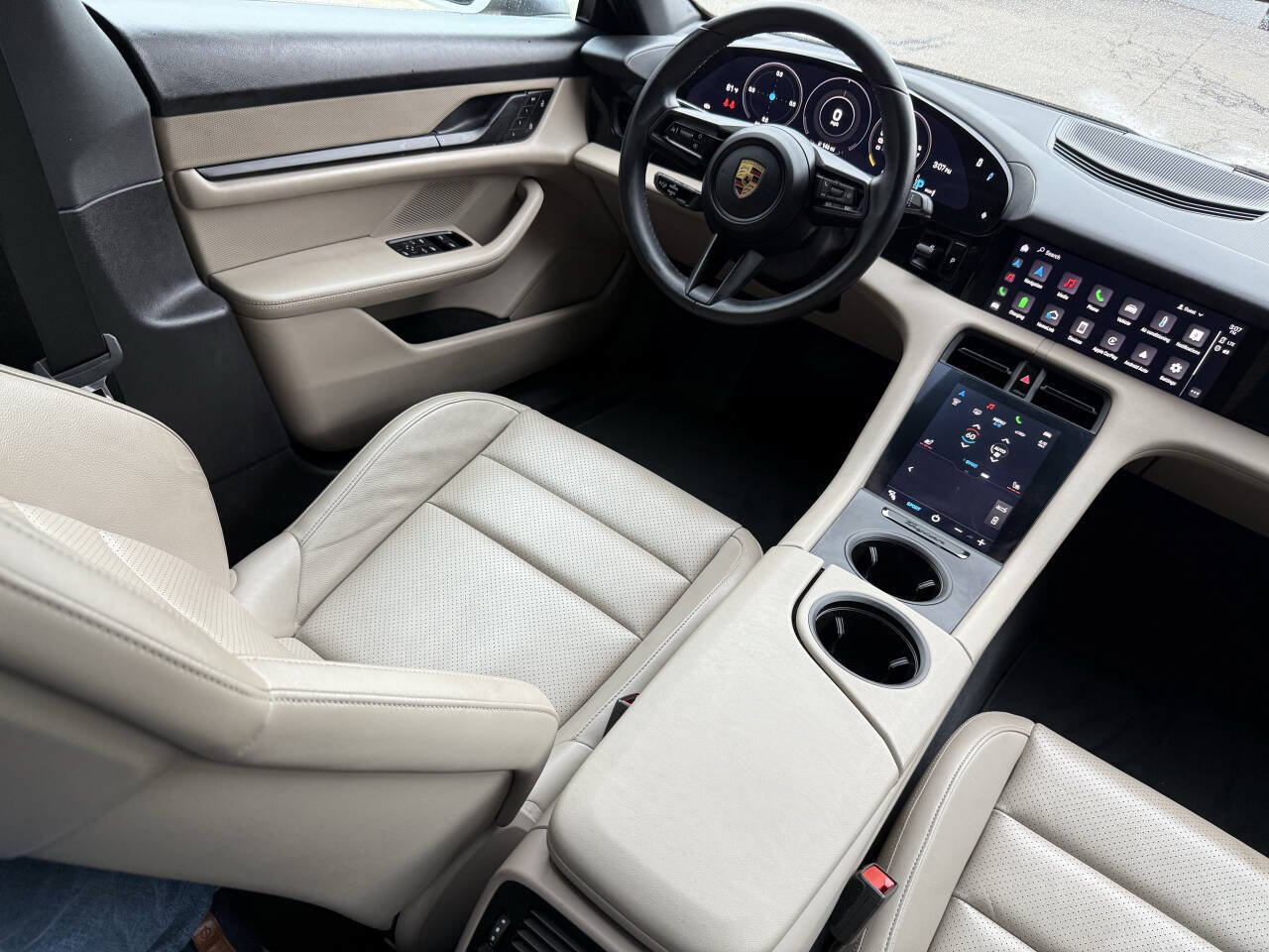 Used 2022 Porsche Taycan RWD image 21