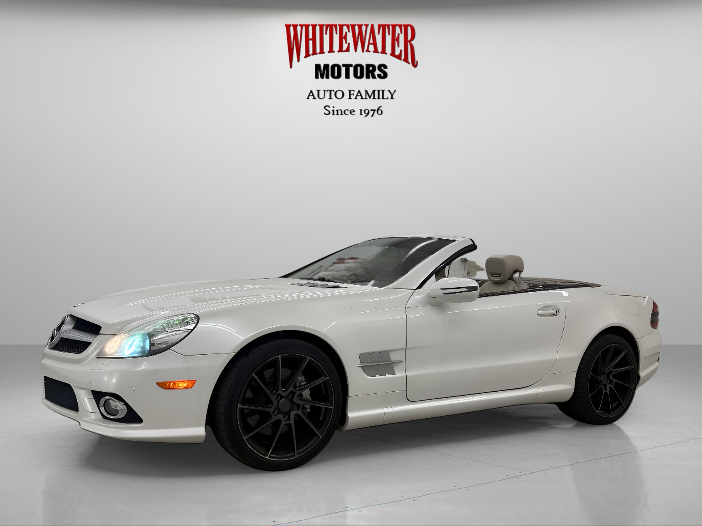 Used 2011 Mercedes-Benz SL 550 image 2