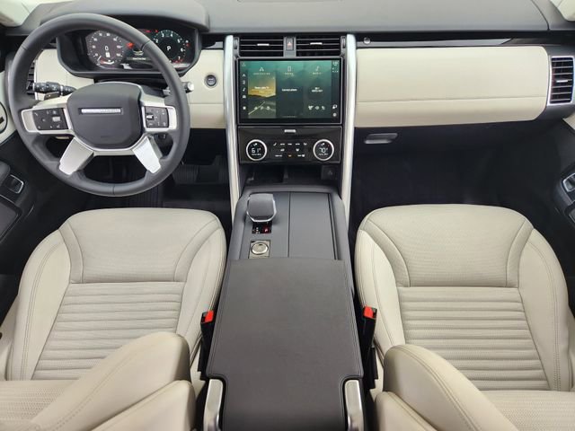 Used 2025 Land Rover Discovery S image 25