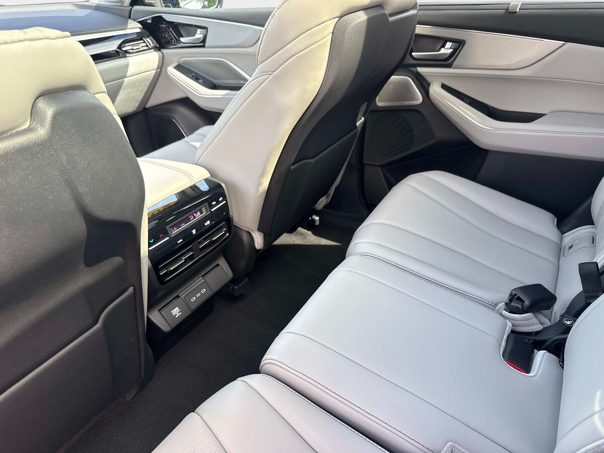 Certified 2026 Acura MDX w/ Technology Package FWD image 15