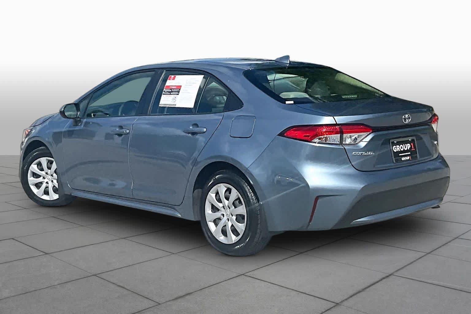 Used 2021 Toyota Corolla LE w/ Carpet Mat Package (TMS) FWD image 12