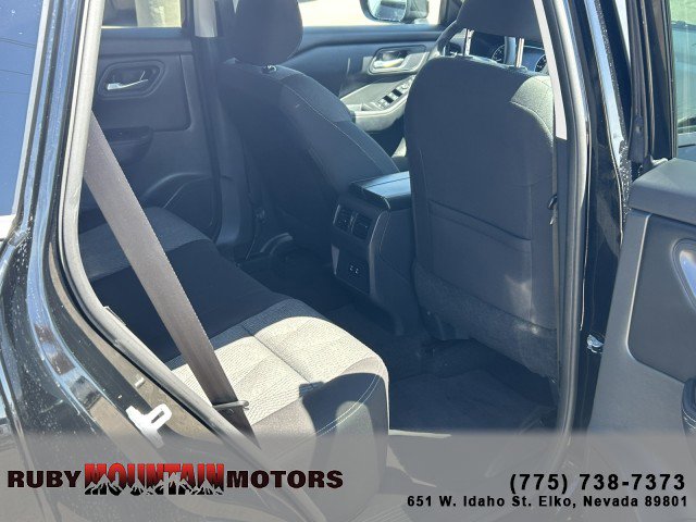 Used 2025 Nissan Rogue SV FWD image 20