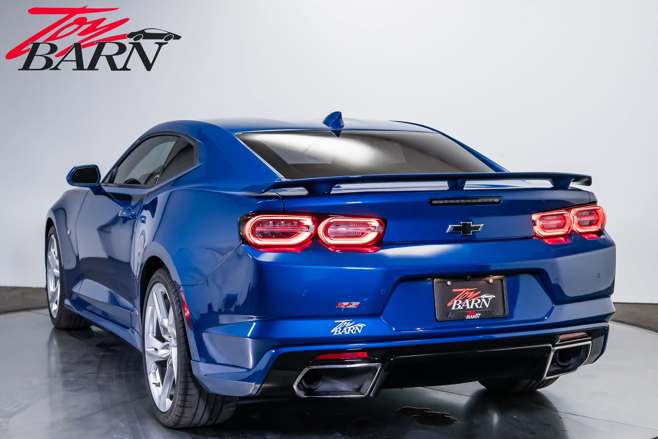 Used 2019 Chevrolet Camaro SS RWD image 11
