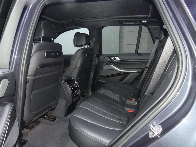 Used 2020 BMW X5 M50i w/ Premium Package image 28