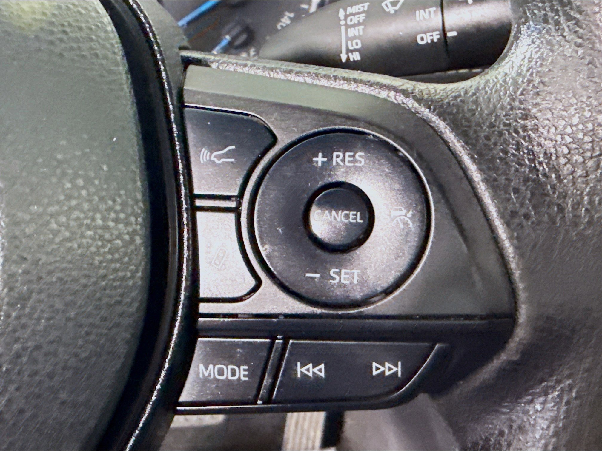 Used 2022 Toyota RAV4 LE image 15