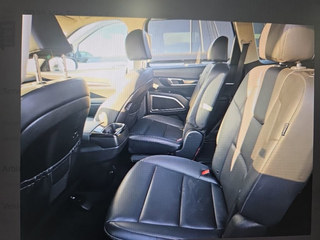 Used 2025 Kia Telluride S image 12
