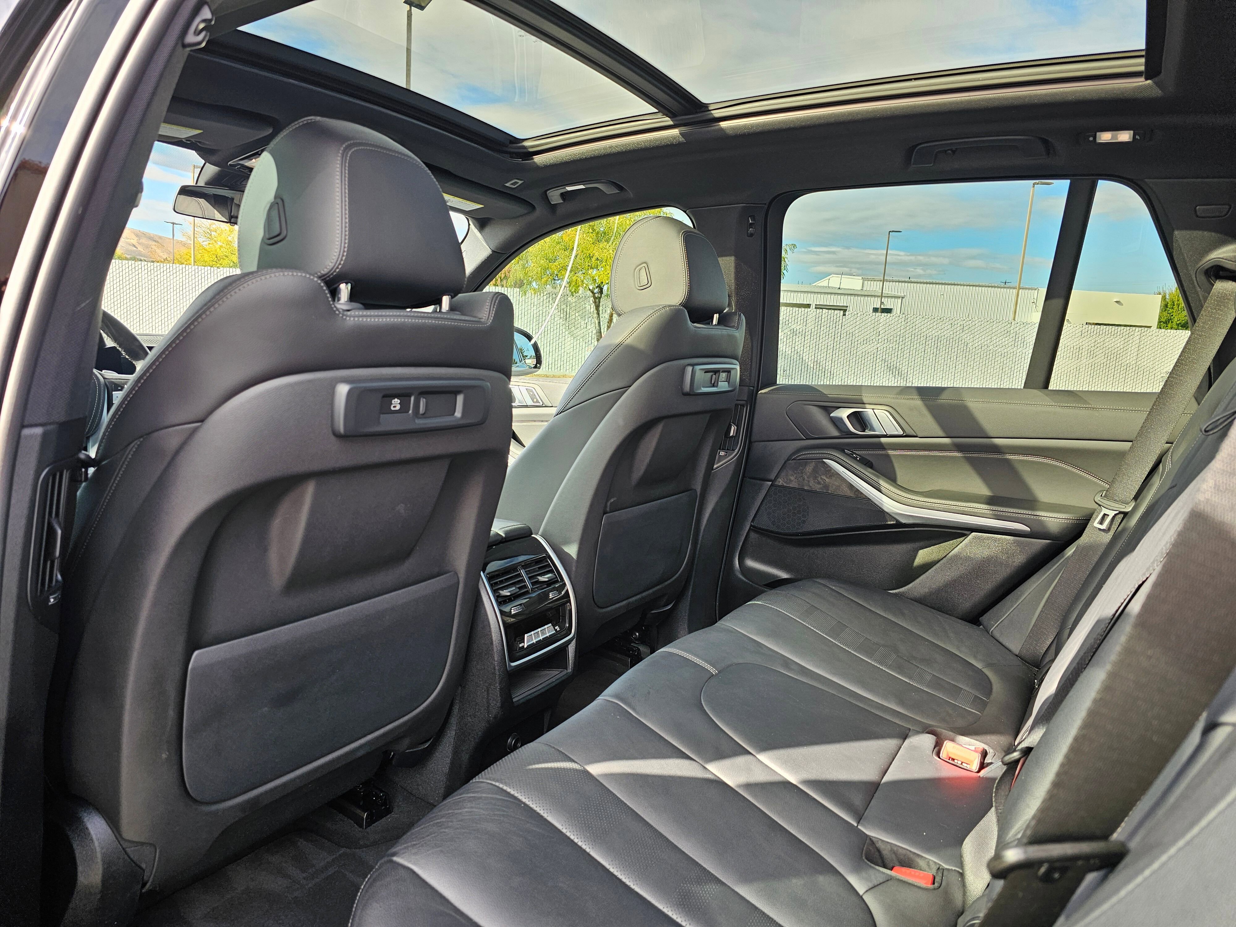 Used 2022 BMW X5 xDrive45e w/ Premium Package image 12