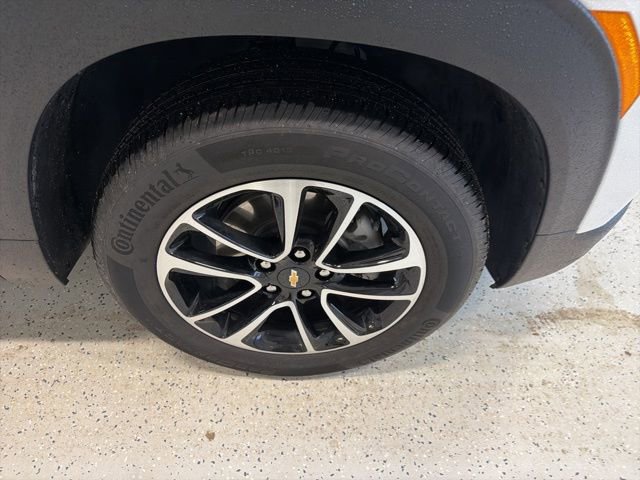 Used 2025 Chevrolet TrailBlazer LT w/ Convenience Package image 9