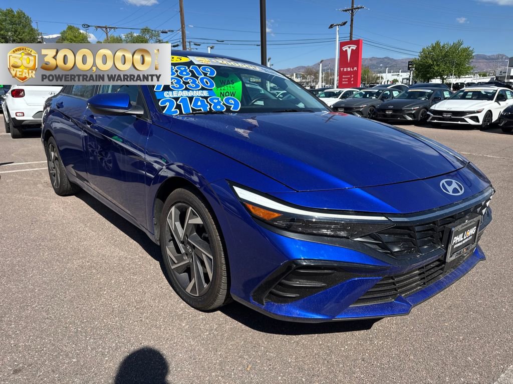 Certified 2025 Hyundai Elantra SEL FWD image 1