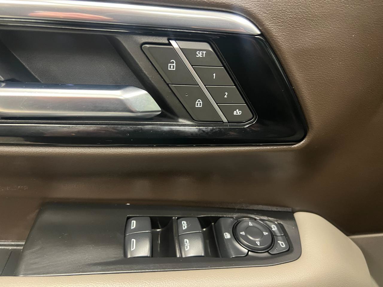 Used 2025 Chevrolet Suburban LT AWD/4WD image 39