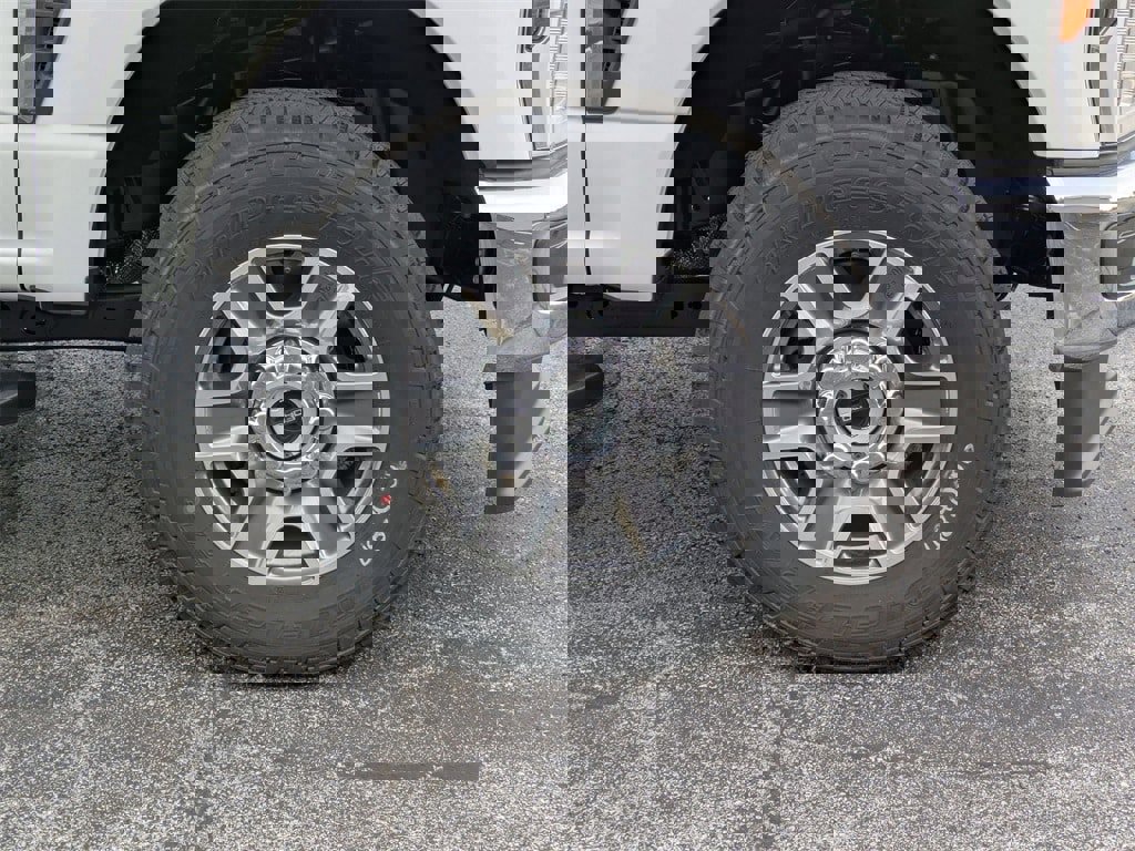 New 2025 Ford F350 XLT image 19