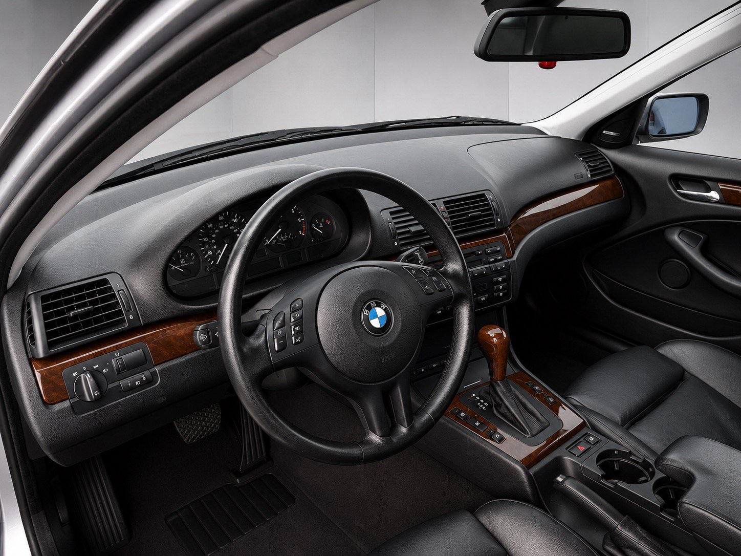 Used 2003 BMW 325i Sedan RWD image 7