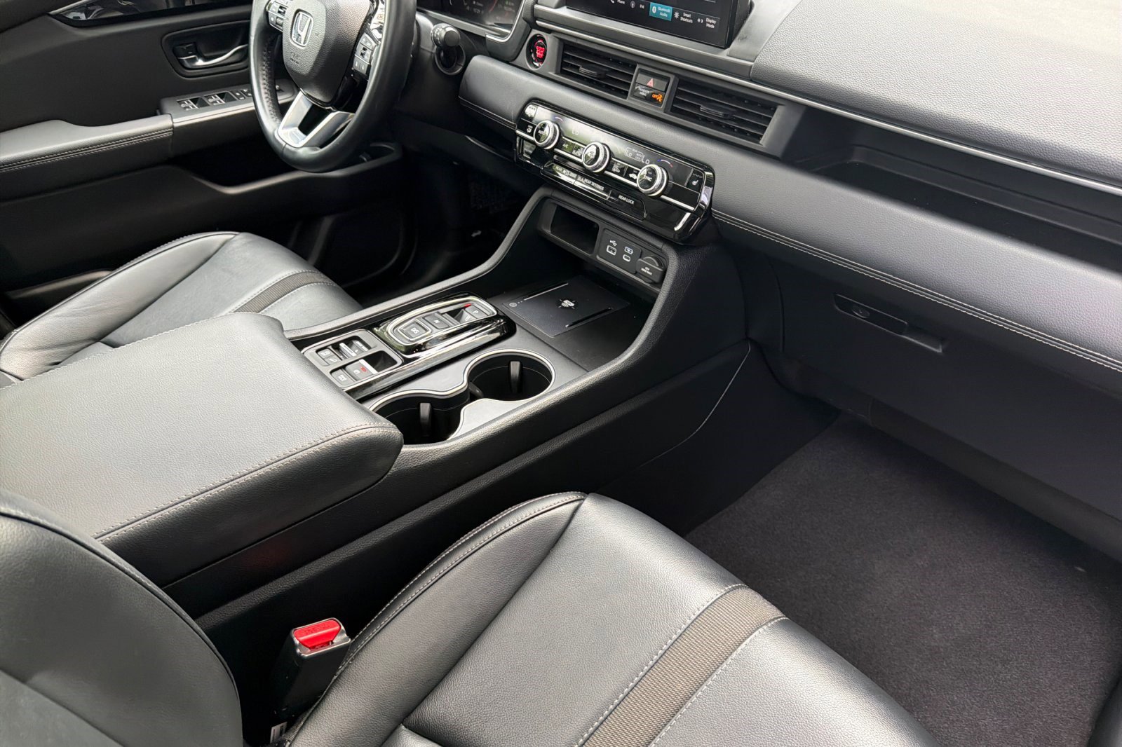 Used 2025 Honda Pilot Touring image 21