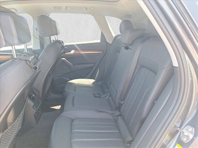 Used 2022 Audi Q5 2.0T Premium Plus w/ Premium Plus Package AWD/4WD image 17