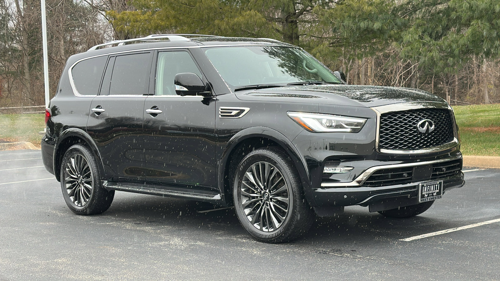 Certified 2024 INFINITI QX80 Premium Select w/ Cargo Package image 2