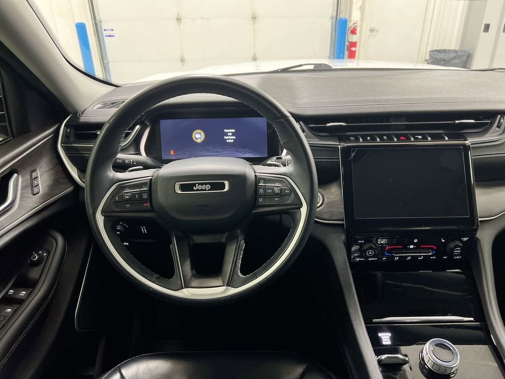 Used 2022 Jeep Grand Cherokee L Limited image 11