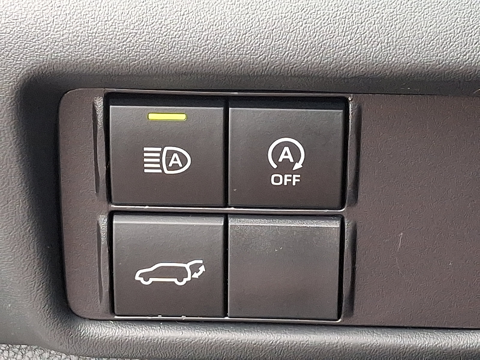 Used 2024 Toyota Highlander LE AWD/4WD image 24