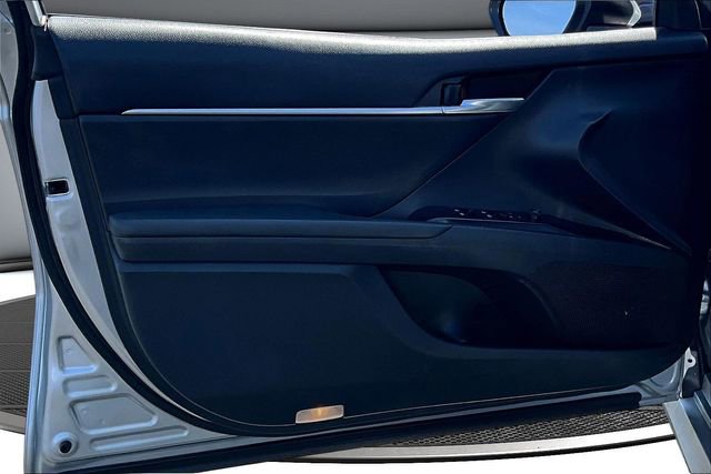 Used 2019 Toyota Camry LE image 19