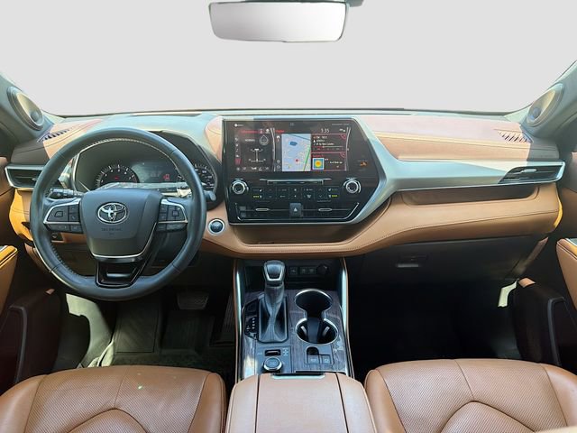 Used 2020 Toyota Highlander Platinum AWD/4WD image 16