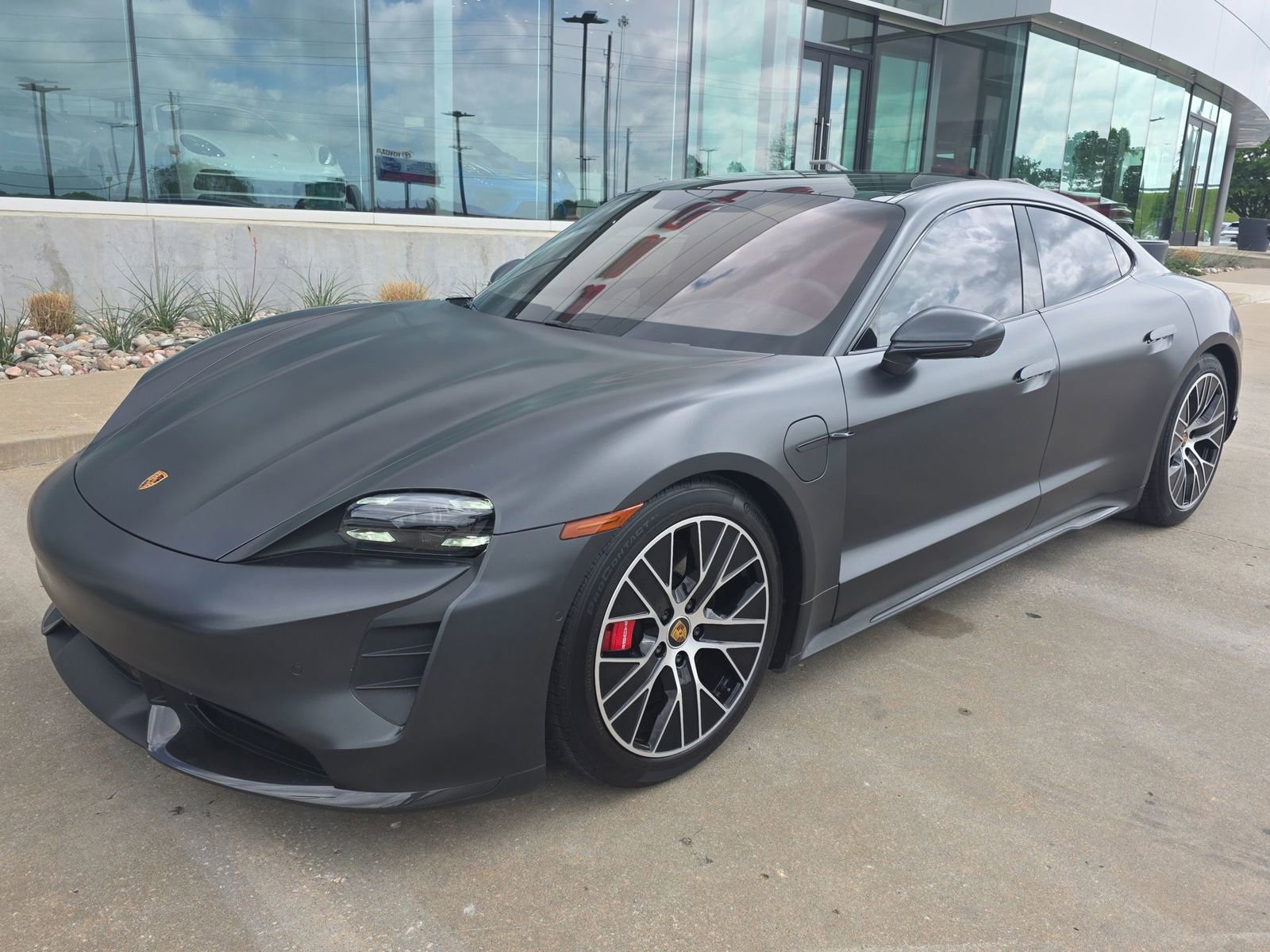 Certified 2023 Porsche Taycan GTS image 1