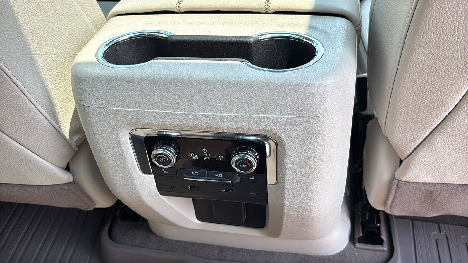 Certified 2026 GMC Yukon Denali w/ Denali Reserve Package RWD image 27