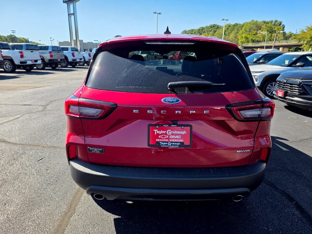 Used 2025 Ford Escape ST-Line Select AWD/4WD image 7