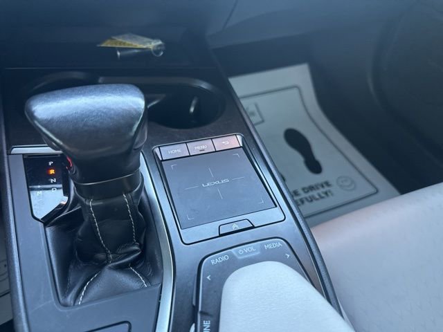 Used 2022 Lexus UX 200 FWD image 42