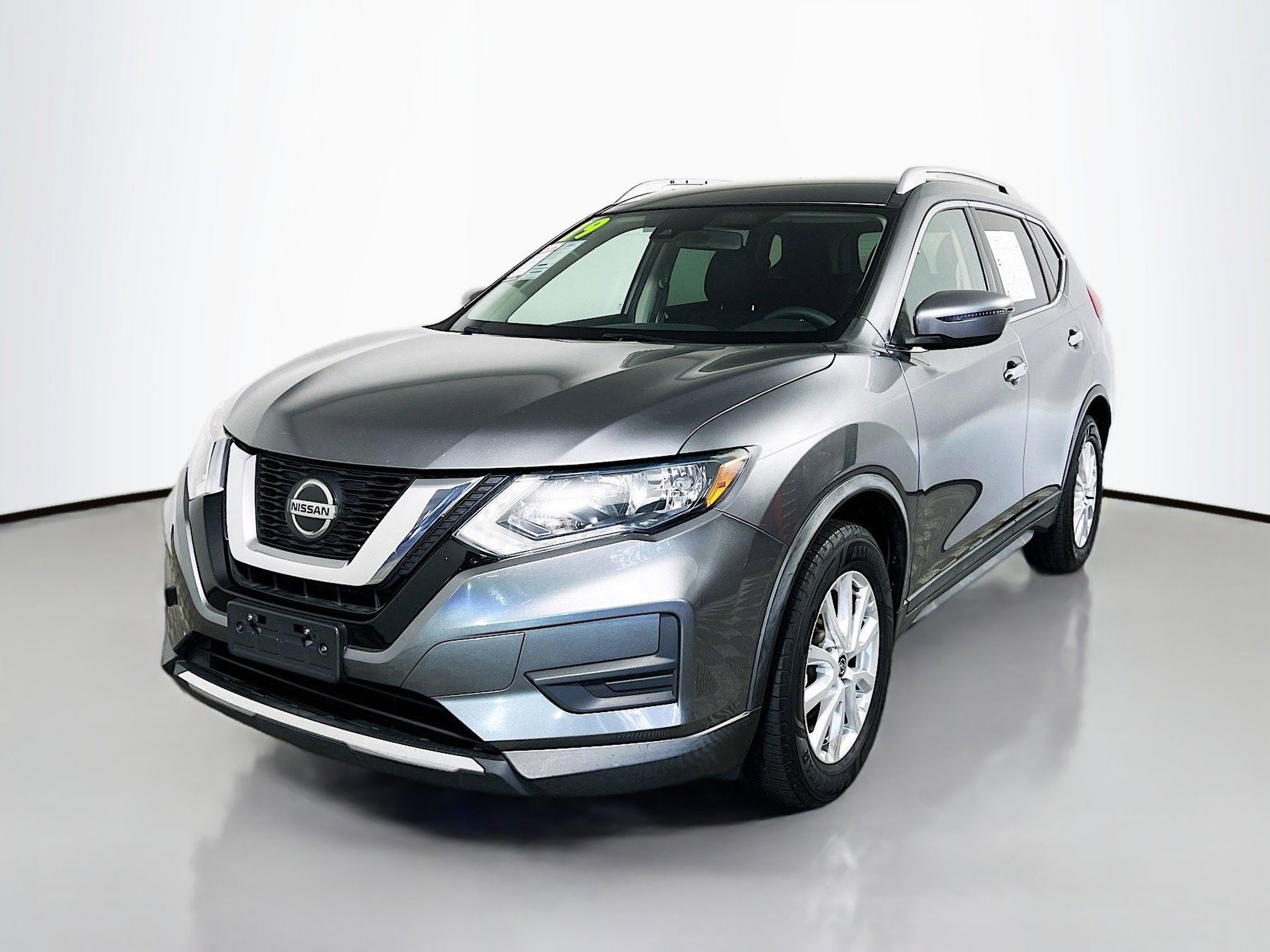 Used 2019 Nissan Rogue SV image 9