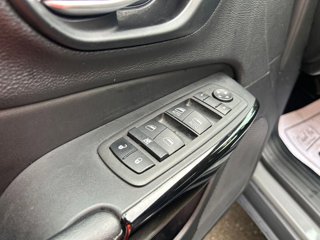 Used 2023 Jeep Cherokee Altitude Lux AWD/4WD image 10