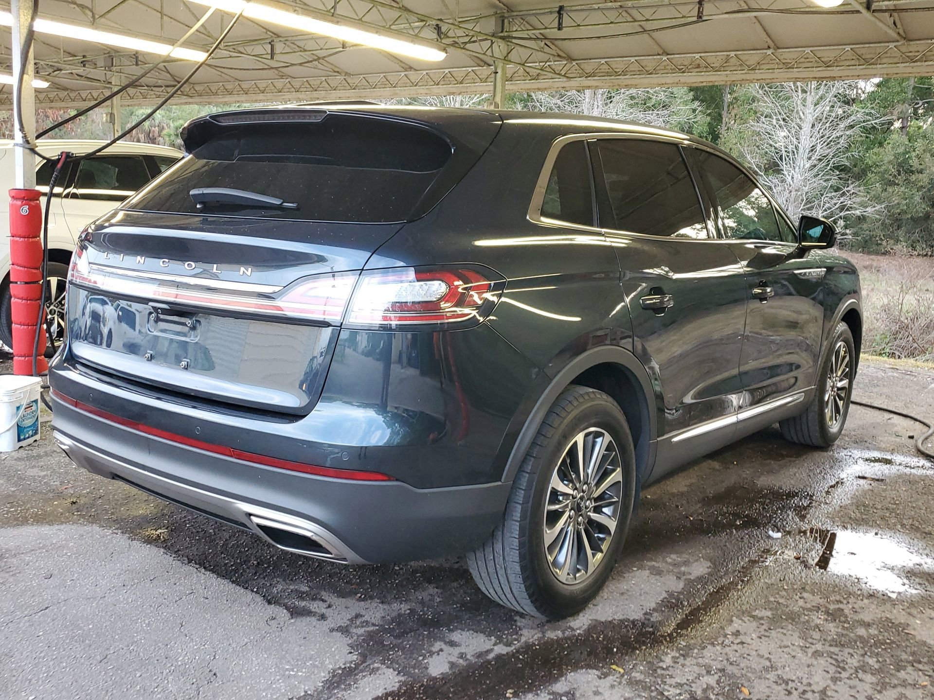 Used 2023 Lincoln Nautilus FWD w/ Premium Package image 6