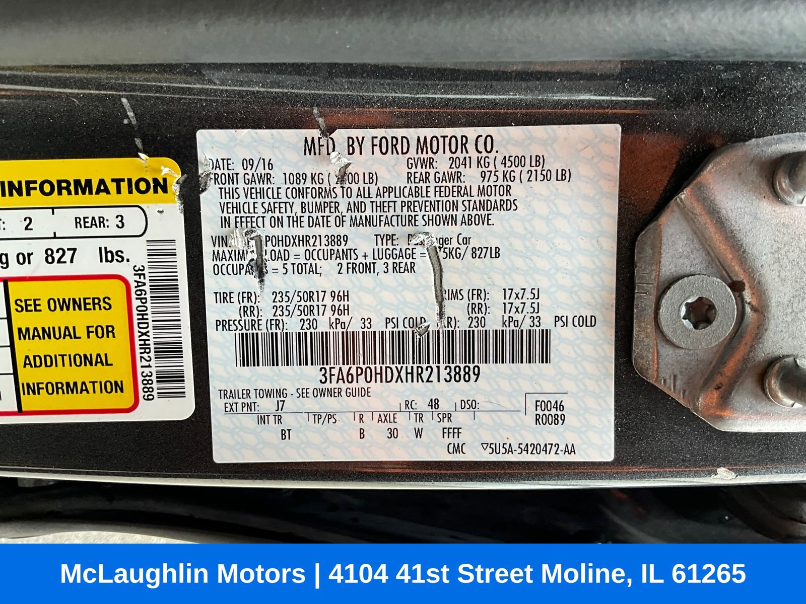 Used 2017 Ford Fusion SE w/ Fusion SE Technology Package FWD image 18
