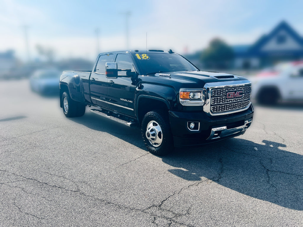 Used 2018 GMC Sierra 3500 Denali w/ Duramax Plus Package AWD/4WD image 11