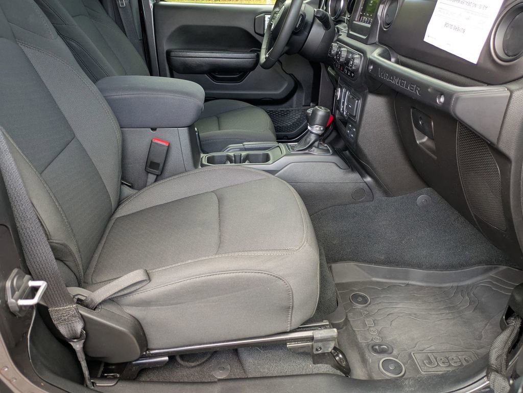 Used 2023 Jeep Wrangler Sport S image 30