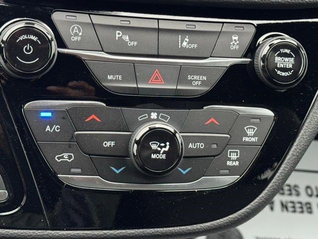 New 2026 Chrysler Pacifica Select image 22