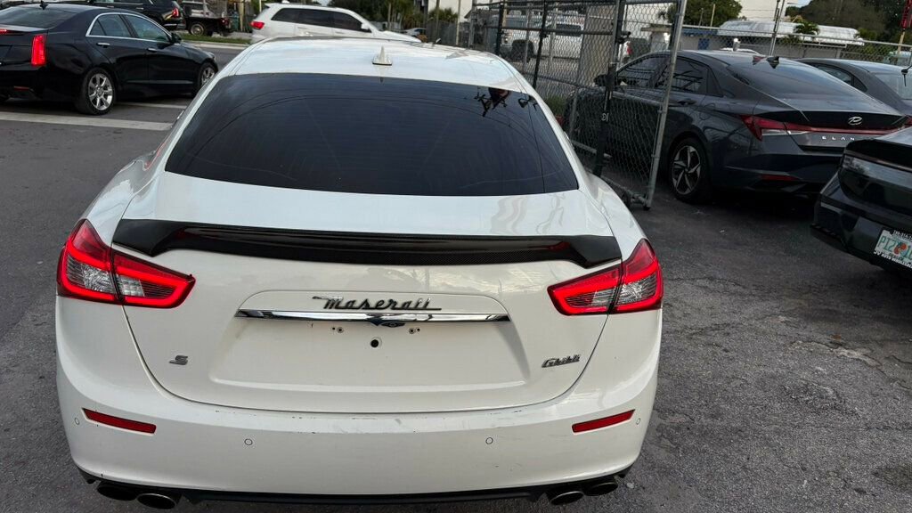 Used 2017 Maserati Ghibli S image 3