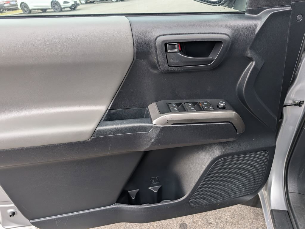 Used 2018 Toyota Tacoma SR5 image 12