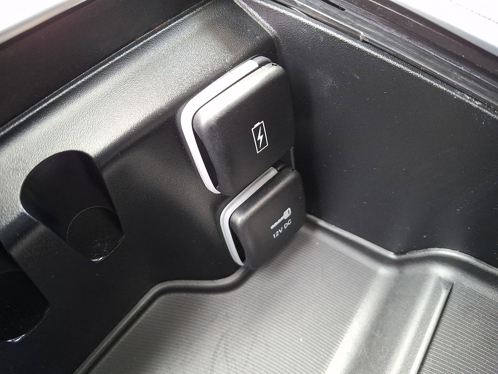 Used 2023 Chrysler Pacifica Limited image 28