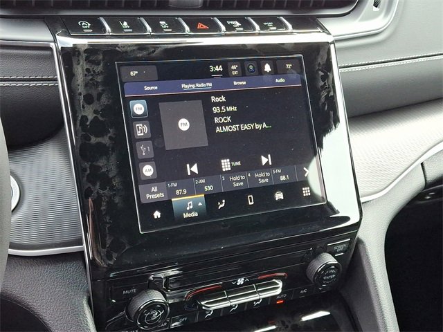 New 2025 Jeep Grand Cherokee L Laredo image 13