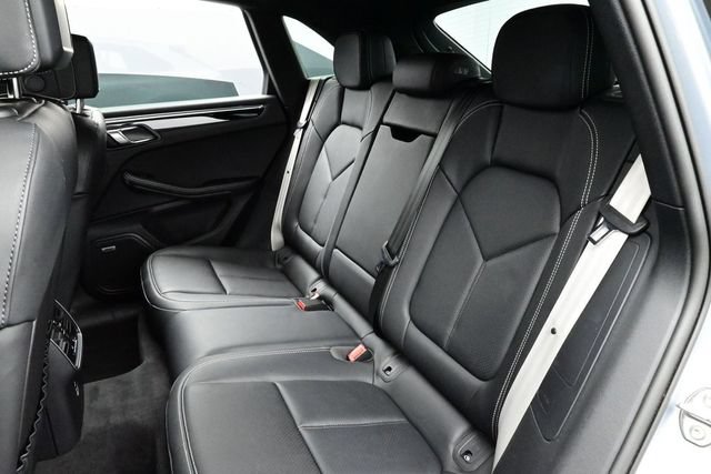 Certified 2025 Porsche Macan AWD/4WD image 14