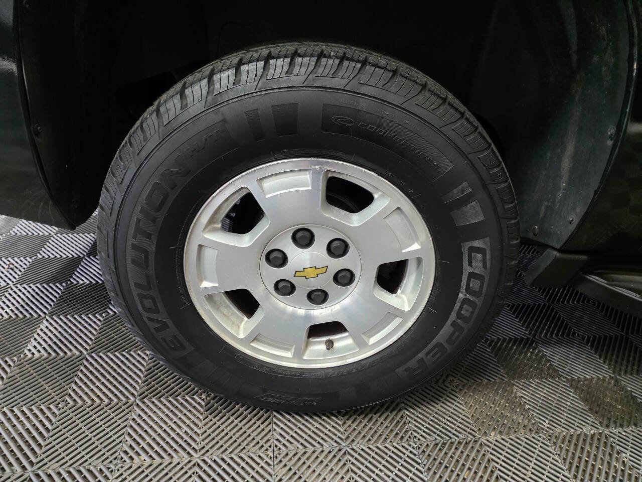 Used 2014 Chevrolet Suburban LT image 39