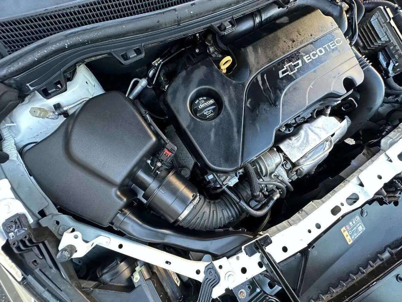 Used 2018 Chevrolet Cruze LT w/ Convenience Package image 9