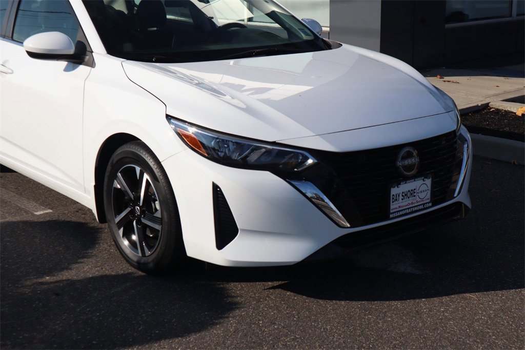 Certified 2025 Nissan Sentra SV image 4