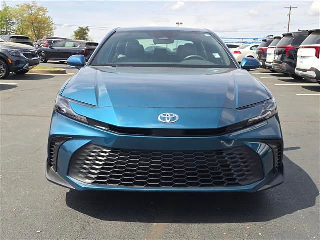 Used 2025 Toyota Camry SE w/ Convenience Package image 8