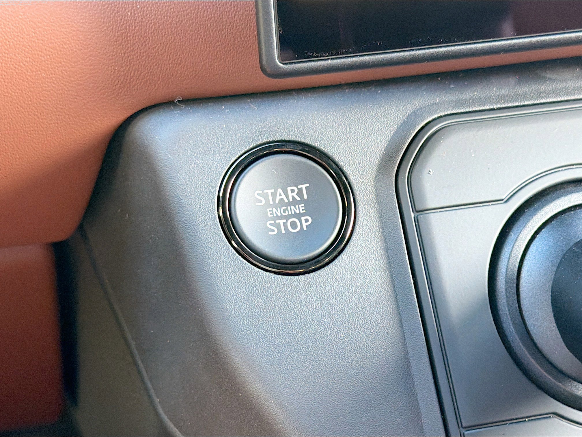 New 2026 Land Rover Defender 110 OCTA image 37