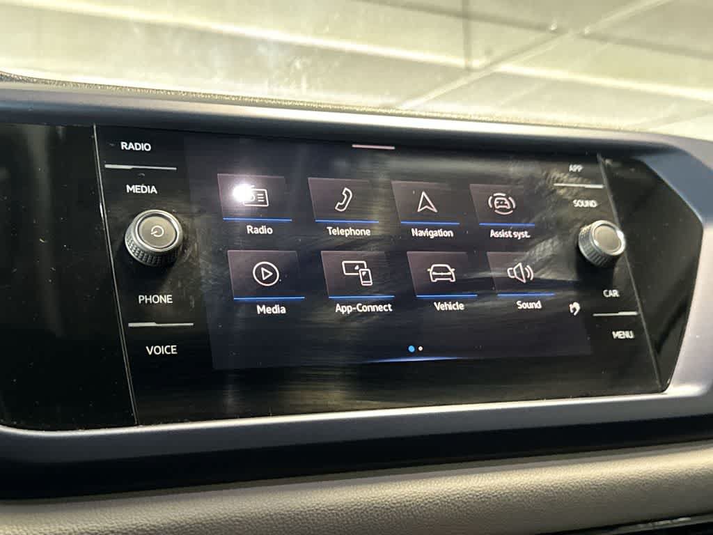 Used 2023 Volkswagen Taos SE w/ Panoramic Sunroof Package FWD image 18